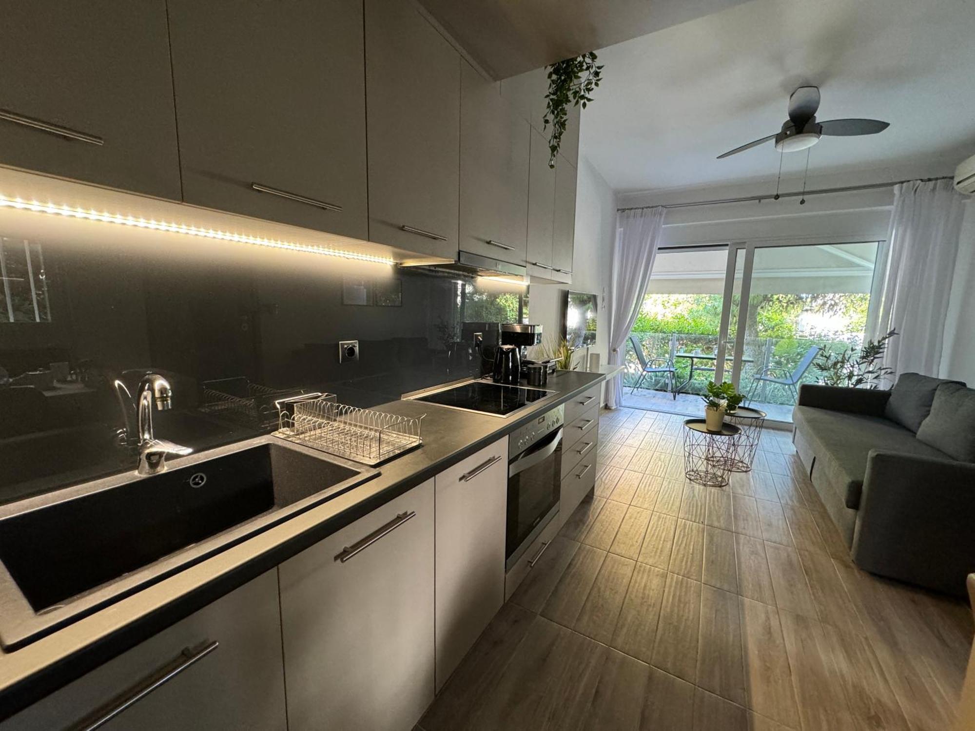 Emerald Lake Residence Αθήνα Εξωτερικό φωτογραφία